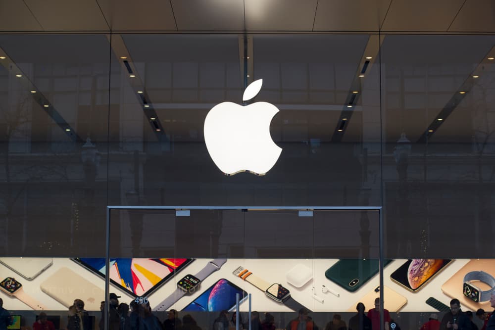Apple to pay $500m settlement for slowing down iPhones