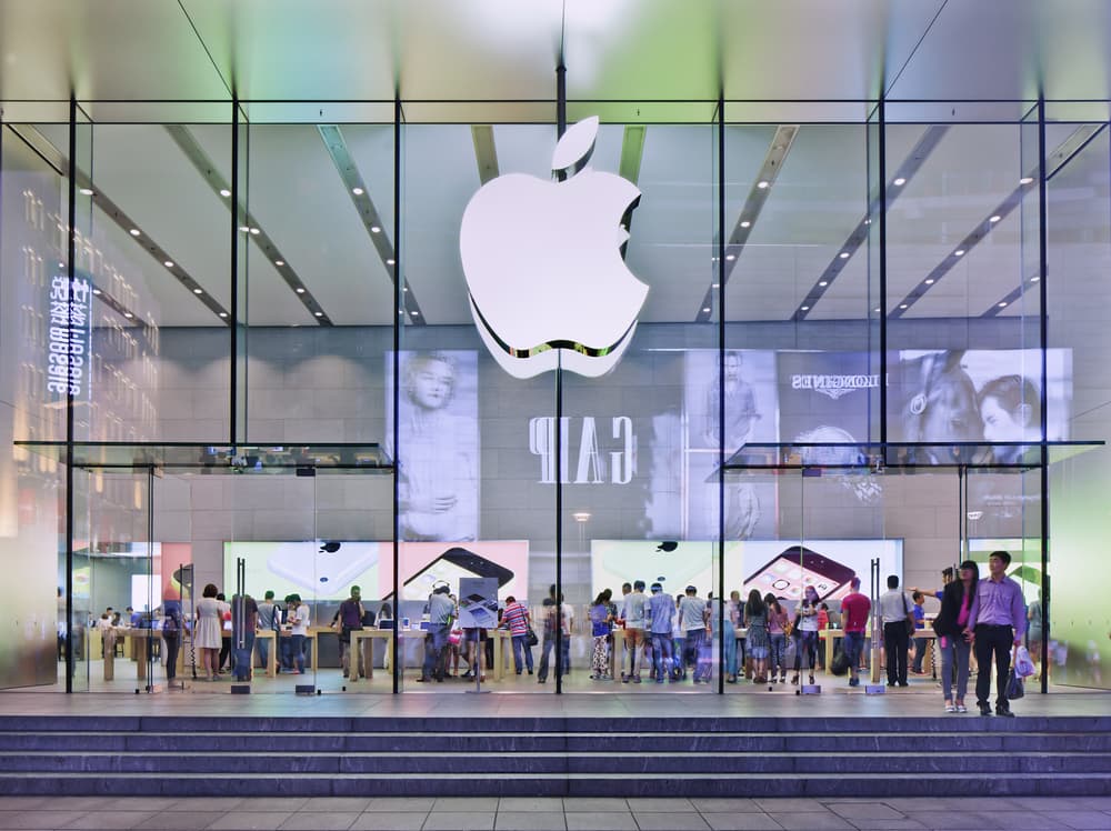 Apple to open first official store in India next year
