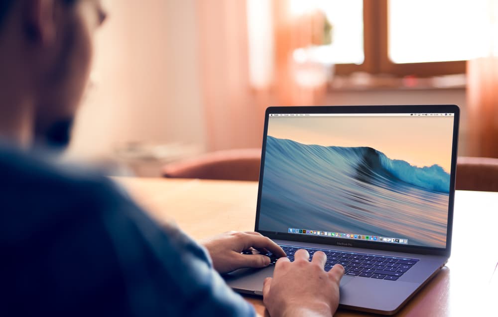 Leaker predicts launch of 14-inch MacBook Pro in 2021