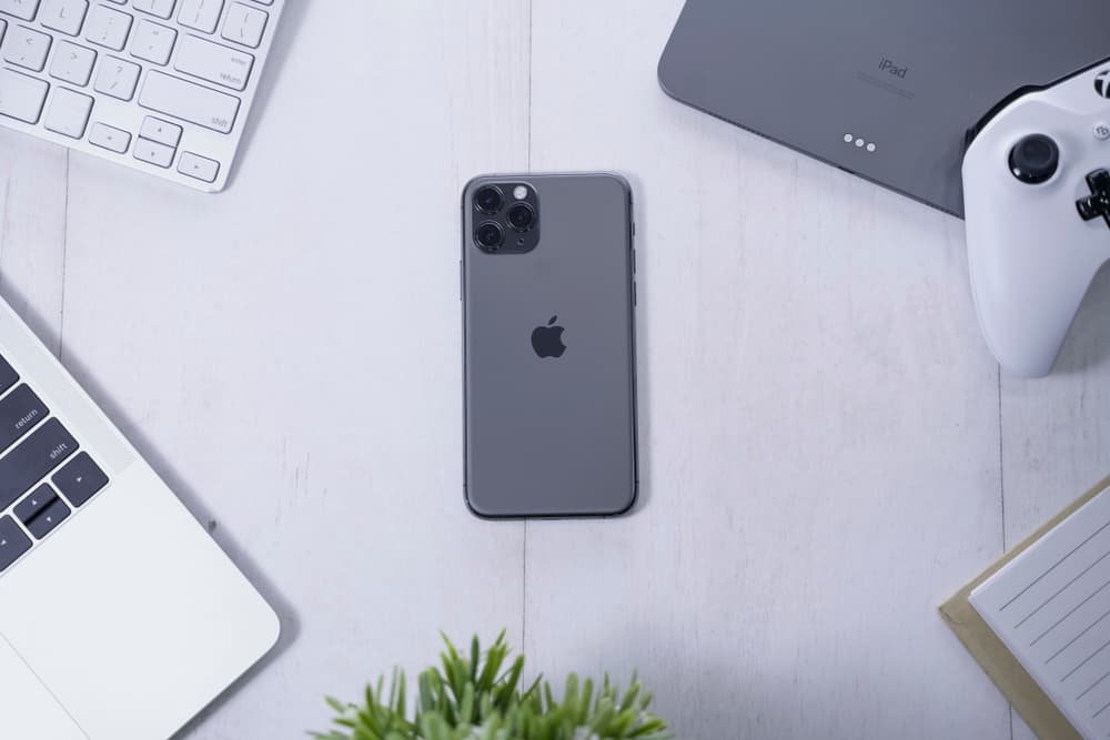 5G iPhone shipments could be “much weaker” than expected